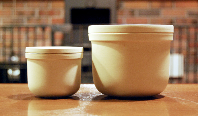 陶器製のコーヒー豆保存容器